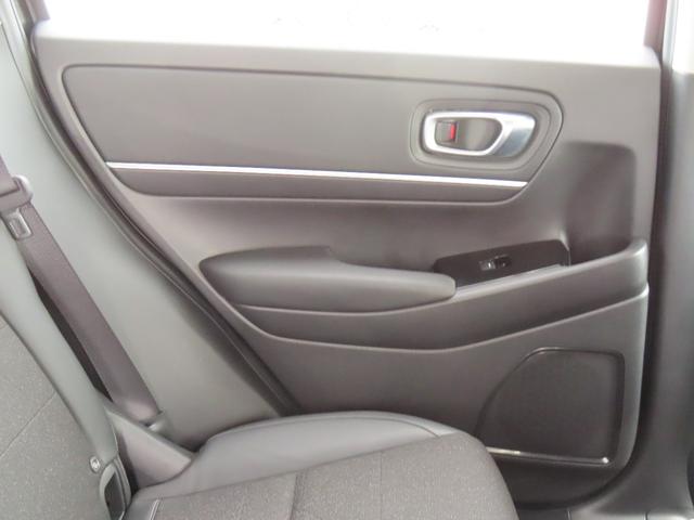 ヴェゼル ｅ：ＨＥＶＺ　認定中古車　アドバンスドルームミラー　電子制御パーキングブレーキ　ホンダコネクト対応ナビ　ブラインドスポットモニター　シートヒーター　クルーズコントロール　純正ナビ　バックカメラ　ドライブレコーダー（53枚目）