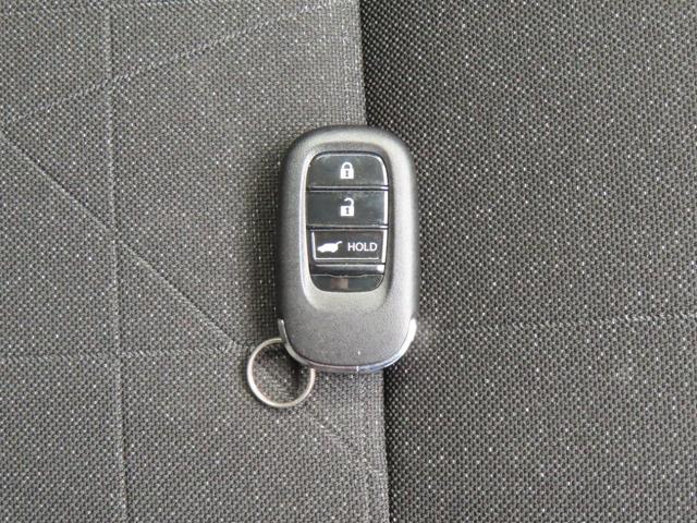 ヴェゼル ｅ：ＨＥＶＺ　認定中古車　アドバンスドルームミラー　電子制御パーキングブレーキ　ホンダコネクト対応ナビ　ブラインドスポットモニター　シートヒーター　クルーズコントロール　純正ナビ　バックカメラ　ドライブレコーダー（58枚目）