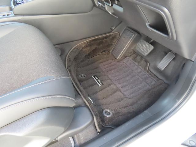 ヴェゼル ｅ：ＨＥＶＺ　認定中古車　電子制御パーキングブレーキ　ホンダコネクト対応ナビ　シートヒーター　ブラインドスポットモニター　クルーズコントロール　純正ナビ　バックカメラ　前後ドライブレコーダー　ＥＴＣ　イモビライザー（18枚目）