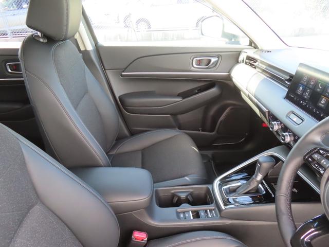 ヴェゼル ｅ：ＨＥＶＺ　認定中古車　電子制御パーキングブレーキ　ホンダコネクト対応ナビ　シートヒーター　ブラインドスポットモニター　クルーズコントロール　純正ナビ　バックカメラ　前後ドライブレコーダー　ＥＴＣ　イモビライザー（19枚目）