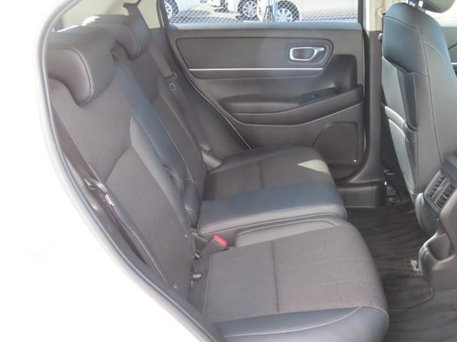 ヴェゼル ｅ：ＨＥＶＺ　認定中古車　電子制御パーキングブレーキ　ホンダコネクト対応ナビ　シートヒーター　ブラインドスポットモニター　クルーズコントロール　純正ナビ　バックカメラ　前後ドライブレコーダー　ＥＴＣ　イモビライザー（20枚目）