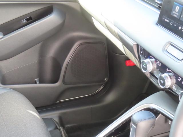 ヴェゼル ｅ：ＨＥＶＺ　認定中古車　電子制御パーキングブレーキ　ホンダコネクト対応ナビ　シートヒーター　ブラインドスポットモニター　クルーズコントロール　純正ナビ　バックカメラ　前後ドライブレコーダー　ＥＴＣ　イモビライザー（50枚目）