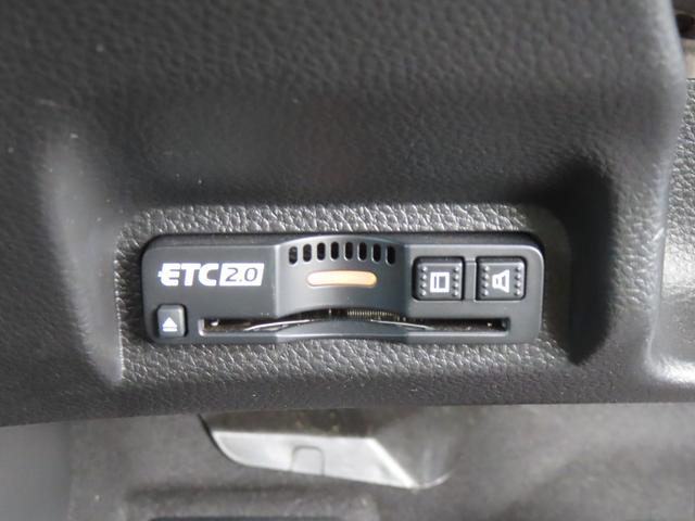 ヴェゼル ｅ：ＨＥＶＺ　認定中古車　電子制御パーキングブレーキ　ホンダコネクト対応ナビ　シートヒーター　クルーズコントロール　純正ナビ　バックカメラ　前後ドライブレコーダー　ＥＴＣ　ＡＢＳ　フルセグ　Ｂｌｕｅｔｏｏｔｈ対応（12枚目）
