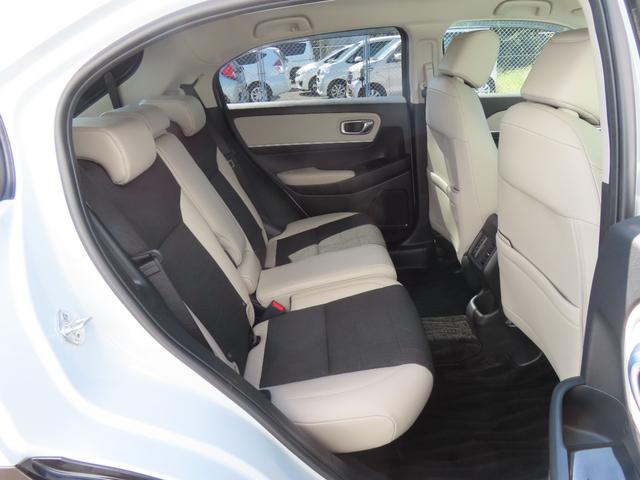 ヴェゼル ｅ：ＨＥＶＺ　認定中古車　電子制御パーキングブレーキ　ホンダコネクト対応ナビ　シートヒーター　クルーズコントロール　純正ナビ　バックカメラ　前後ドライブレコーダー　ＥＴＣ　ＡＢＳ　フルセグ　Ｂｌｕｅｔｏｏｔｈ対応（19枚目）