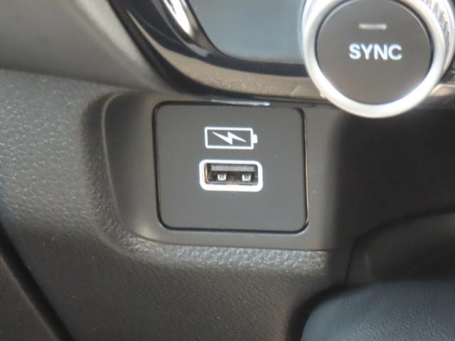 ヴェゼル ｅ：ＨＥＶＺ　認定中古車　電子制御パーキングブレーキ　ホンダコネクト対応ナビ　シートヒーター　クルーズコントロール　純正ナビ　バックカメラ　前後ドライブレコーダー　ＥＴＣ　ＡＢＳ　フルセグ　Ｂｌｕｅｔｏｏｔｈ対応（42枚目）