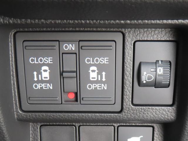 ステップワゴン ｅ：ＨＥＶスパーダ　認定中古車　電子制御パーキングブレーキ　両側パワースライドドア　ブラインドスポットモニター　純正ナビ　バックカメラ　ＥＴＣ　イモビライザー　フルセグ　ＣＤ／ＤＶＤ　ＭＳ　ＵＳＢ　Ｂｌｕｅｔｏｏｔｈ対応（8枚目）