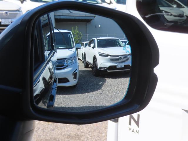 ステップワゴン ｅ：ＨＥＶスパーダ　認定中古車　電子制御パーキングブレーキ　両側パワースライドドア　ブラインドスポットモニター　純正ナビ　バックカメラ　ＥＴＣ　イモビライザー　フルセグ　ＣＤ／ＤＶＤ　ＭＳ　ＵＳＢ　Ｂｌｕｅｔｏｏｔｈ対応（10枚目）