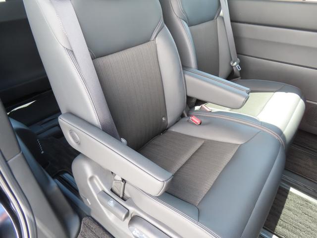 ステップワゴン ｅ：ＨＥＶスパーダ　認定中古車　電子制御パーキングブレーキ　両側パワースライドドア　ブラインドスポットモニター　純正ナビ　バックカメラ　ＥＴＣ　イモビライザー　フルセグ　ＣＤ／ＤＶＤ　ＭＳ　ＵＳＢ　Ｂｌｕｅｔｏｏｔｈ対応（23枚目）