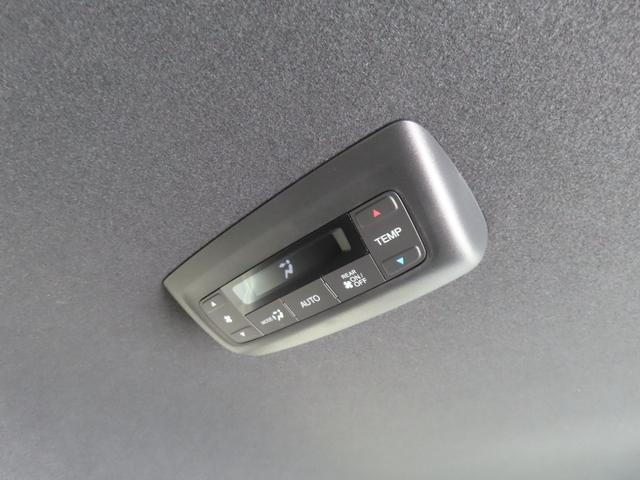 ステップワゴン ｅ：ＨＥＶスパーダ　認定中古車　電子制御パーキングブレーキ　両側パワースライドドア　ブラインドスポットモニター　純正ナビ　バックカメラ　ＥＴＣ　イモビライザー　フルセグ　ＣＤ／ＤＶＤ　ＭＳ　ＵＳＢ　Ｂｌｕｅｔｏｏｔｈ対応（43枚目）