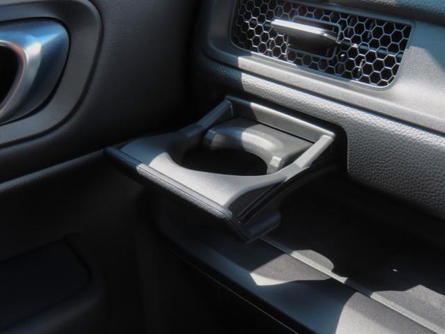 ステップワゴン ｅ：ＨＥＶスパーダ　認定中古車　電子制御パーキングブレーキ　両側パワースライドドア　ブラインドスポットモニター　純正ナビ　バックカメラ　ＥＴＣ　イモビライザー　フルセグ　ＣＤ／ＤＶＤ　ＭＳ　ＵＳＢ　Ｂｌｕｅｔｏｏｔｈ対応（58枚目）