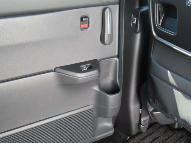 ステップワゴン ｅ：ＨＥＶスパーダ　認定中古車　電子制御パーキングブレーキ　両側パワースライドドア　ブラインドスポットモニター　純正ナビ　バックカメラ　ＥＴＣ　イモビライザー　フルセグ　ＣＤ／ＤＶＤ　ＭＳ　ＵＳＢ　Ｂｌｕｅｔｏｏｔｈ対応（59枚目）