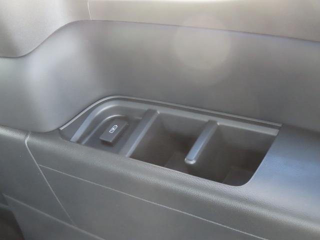 ステップワゴン ｅ：ＨＥＶスパーダ　認定中古車　電子制御パーキングブレーキ　両側パワースライドドア　ブラインドスポットモニター　純正ナビ　バックカメラ　ＥＴＣ　イモビライザー　フルセグ　ＣＤ／ＤＶＤ　ＭＳ　ＵＳＢ　Ｂｌｕｅｔｏｏｔｈ対応（60枚目）