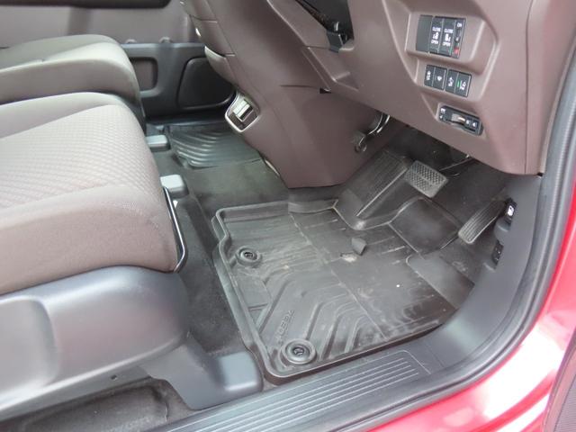 フリード+ハイブリッド ハイブリッドG・ホンダセンシング 認定中古車 両側パワースライドドア シートヒータ クルーズコントロール 純正ナビ ETC バックカメラ ホンダセンシング アイドリングストップ フルセグ CD/DVD再生 USB Bluetooth(16枚目)