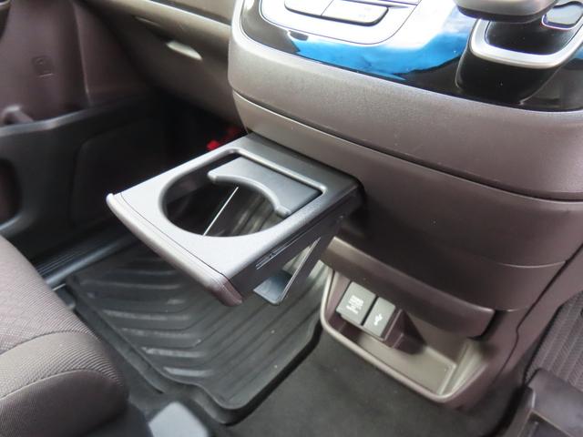 フリード+ハイブリッド ハイブリッドG・ホンダセンシング 認定中古車 両側パワースライドドア シートヒータ クルーズコントロール 純正ナビ ETC バックカメラ ホンダセンシング アイドリングストップ フルセグ CD/DVD再生 USB Bluetooth(48枚目)