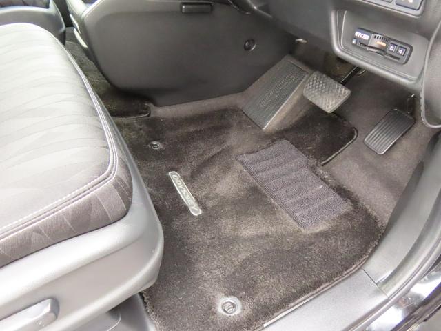 オデッセイハイブリッド ハイブリッドアブソルート・EXホンダセンシング 認定中古車 電子制御パーキングブレーキ 両側パワースライドドア ブラインドスポットモニター ドライブレコーダー 社外ナビ ETC 純正アルミホイール フルセグ USB HDMI Bluetooth対応(18枚目)