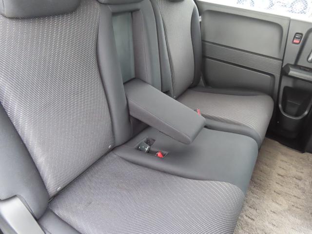 フリードハイブリッド ジャストセレクション　認定中古車　片側パワースライドドア　純正ナビ　バックカメラ　ＥＴＣ　クルーズコントロール　イモビライザー　ＡＢＳ　ＶＳＡ　アイドリングストップ　キーレス　ワンセグ　ＣＤ／ＤＶＤ再生　ＵＳＢ接続（17枚目）