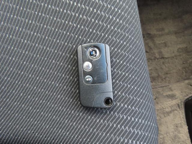 フリードハイブリッド ジャストセレクション　認定中古車　片側パワースライドドア　純正ナビ　バックカメラ　ＥＴＣ　クルーズコントロール　イモビライザー　ＡＢＳ　ＶＳＡ　アイドリングストップ　キーレス　ワンセグ　ＣＤ／ＤＶＤ再生　ＵＳＢ接続（53枚目）