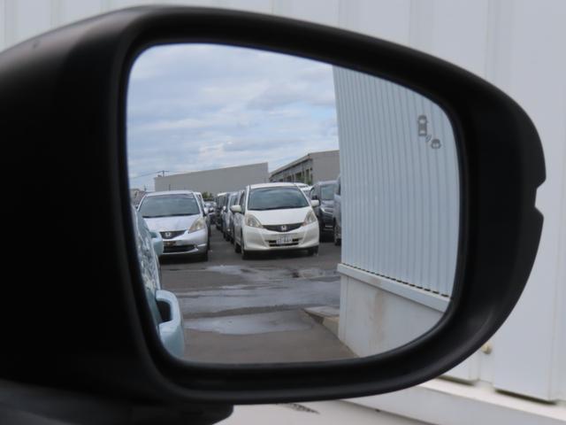 フィット ｅ：ＨＥＶホーム　認定中古車　電子制御パーキングブレーキ　ホンダコネクト対応ナビ　ブラインドスポットモニター　全周囲カメラ　ＥＴＣ　クルーズコントロール　イモビライザー　ＡＢＳ　フルセグ　ＵＳＢ　Ｂｌｕｅｔｏｏｔｈ対応（11枚目）