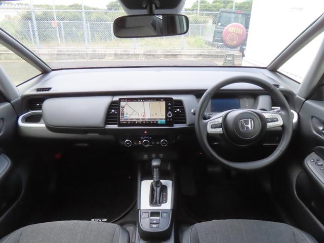 フィット ｅ：ＨＥＶホーム　認定中古車　電子制御パーキングブレーキ　ホンダコネクト対応ナビ　ブラインドスポットモニター　全周囲カメラ　ＥＴＣ　クルーズコントロール　イモビライザー　ＡＢＳ　フルセグ　ＵＳＢ　Ｂｌｕｅｔｏｏｔｈ対応（13枚目）