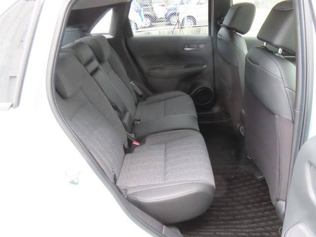 フィット ｅ：ＨＥＶホーム　認定中古車　電子制御パーキングブレーキ　ホンダコネクト対応ナビ　ブラインドスポットモニター　全周囲カメラ　ＥＴＣ　クルーズコントロール　イモビライザー　ＡＢＳ　フルセグ　ＵＳＢ　Ｂｌｕｅｔｏｏｔｈ対応（18枚目）