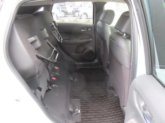 フィット ｅ：ＨＥＶホーム　認定中古車　電子制御パーキングブレーキ　ホンダコネクト対応ナビ　ブラインドスポットモニター　全周囲カメラ　ＥＴＣ　クルーズコントロール　イモビライザー　ＡＢＳ　フルセグ　ＵＳＢ　Ｂｌｕｅｔｏｏｔｈ対応（19枚目）