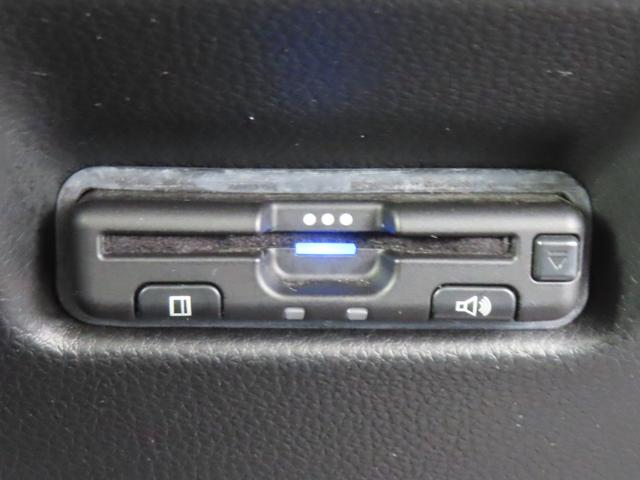 フィット ホーム　認定中古車　電子制御パーキングブレーキ　純正ナビ　バックカメラ　ＥＴＣ　ドライブレコーダー　クルーズコントロール　イモビライザー　障害物センサー　ＣＤ再生　ＵＳＢ　Ｂｌｕｅｔｏｏｔ　レンタカーアップ（11枚目）