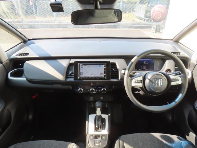 フィット ホーム　認定中古車　電子制御パーキングブレーキ　純正ナビ　バックカメラ　ＥＴＣ　ドライブレコーダー　クルーズコントロール　イモビライザー　ＣＤ再生　ＵＳＢ接続　Ｂｌｕｅｔｏｏｔｈ対応　レンタカーアップ（12枚目）
