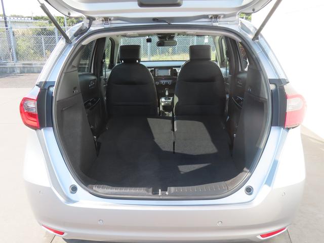 フィット ホーム　認定中古車　電子制御パーキングブレーキ　純正ナビ　バックカメラ　ＥＴＣ　ドライブレコーダー　クルーズコントロール　イモビライザー　ＣＤ再生　ＵＳＢ接続　Ｂｌｕｅｔｏｏｔｈ対応　レンタカーアップ（20枚目）