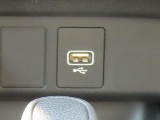 フィット ホーム　認定中古車　電子制御パーキングブレーキ　純正ナビ　バックカメラ　ＥＴＣ　ドライブレコーダー　クルーズコントロール　イモビライザー　ＣＤ再生　ＵＳＢ接続　Ｂｌｕｅｔｏｏｔｈ対応　レンタカーアップ（35枚目）