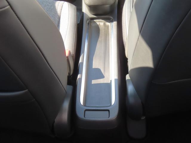 フィット ホーム　認定中古車　電子制御パーキングブレーキ　純正ナビ　バックカメラ　ＥＴＣ　ドライブレコーダー　クルーズコントロール　イモビライザー　ＣＤ再生　ＵＳＢ接続　Ｂｌｕｅｔｏｏｔｈ対応　レンタカーアップ（42枚目）