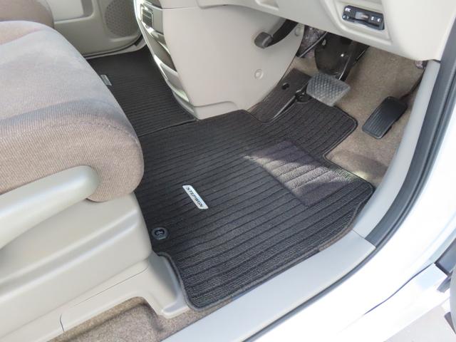 ステップワゴン Ｇ・ＥＸ　認定中古車　リア席モニター　両側パワースライドドア　シートヒーター　純正ナビ　バックカメラ　ＥＴＣ　純正アルミホイール　イモビライザー　ホンダセンシング　ＣＤ／ＤＶＤ　ＵＳＢ　Ｂｌｕｅｔｏｏｔｈ対応（17枚目）