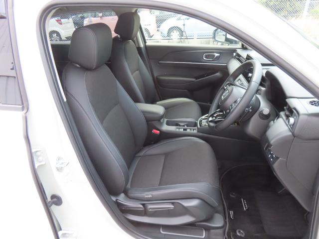 ヴェゼル ｅ：ＨＥＶＺ　認定中古車ブラインドスポットモニター電子制御パーキングブレーキホンダコネクト対応ナビシートヒーターバックカメラＥＴＣ前後ドライブレコーダー電動リアゲートＵＳＢＢｌｕｅｔｏｏｔｈ対応（14枚目）