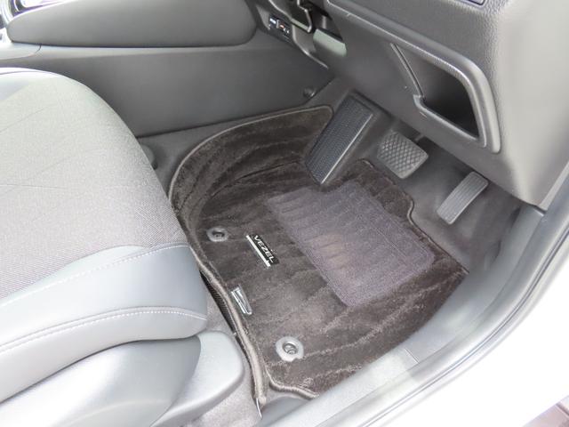 ヴェゼル ｅ：ＨＥＶＺ　認定中古車ブラインドスポットモニター電子制御パーキングブレーキホンダコネクト対応ナビシートヒーターバックカメラＥＴＣ前後ドライブレコーダー電動リアゲートＵＳＢＢｌｕｅｔｏｏｔｈ対応（17枚目）