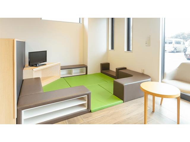 N-ONE プレミアム 認定中古車 純正ナビ バックカメラ ETC アイドリングストップ イモビライザー純正アルミホイール スマートキー フロアマット ベンチシート フルセグ CD/DVD USB Bluetooth対応(70枚目)