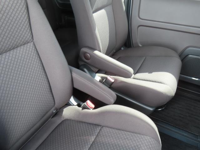 フリード Ｇ・ホンダセンシング　認定中古車　両側パワースライドドア　シートヒーター　純正ナビ　バックカメラ　ＥＴＣ　クルーズコントロール　イモビライザー　ＡＢＳ　ＶＳＡ　フルセグ　ＣＤ／ＤＶＤ再生　ＵＳＢ接続　Ｂｌｕｅｔｏｏｔｈ対応（15枚目）