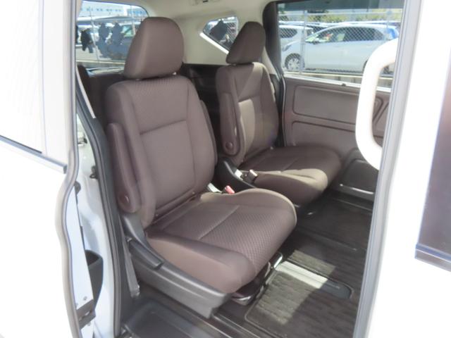 フリード Ｇ・ホンダセンシング　認定中古車　両側パワースライドドア　シートヒーター　純正ナビ　バックカメラ　ＥＴＣ　クルーズコントロール　イモビライザー　ＡＢＳ　ＶＳＡ　フルセグ　ＣＤ／ＤＶＤ再生　ＵＳＢ接続　Ｂｌｕｅｔｏｏｔｈ対応（17枚目）