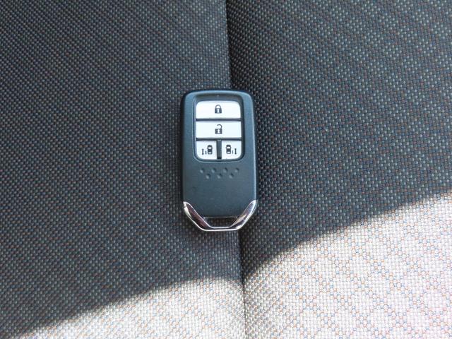 フリード Ｇ・ホンダセンシング　認定中古車　両側パワースライドドア　シートヒーター　純正ナビ　バックカメラ　ＥＴＣ　クルーズコントロール　イモビライザー　ＡＢＳ　ＶＳＡ　フルセグ　ＣＤ／ＤＶＤ再生　ＵＳＢ接続　Ｂｌｕｅｔｏｏｔｈ対応（55枚目）