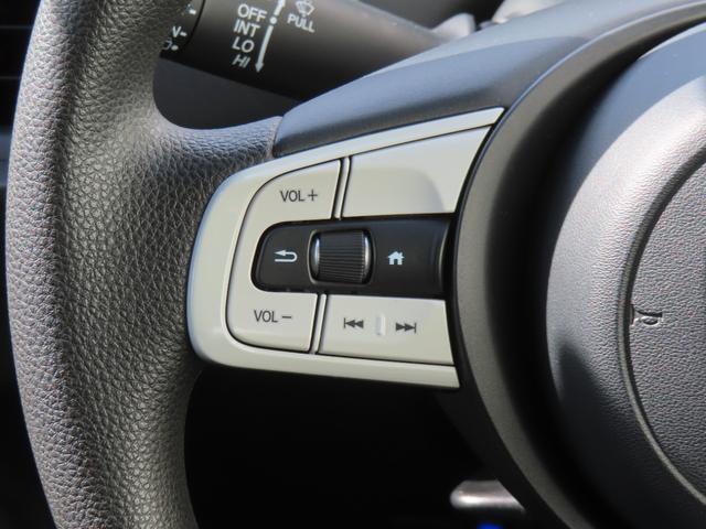 フィット ホーム　レンタカーアップ　電子制御パーキングブレーキ　バックカメラ　純正ナビ　ドライブレコーダー　ＥＴＣ　障害物センサー　クルーズコントロール　イモビライザー　ＣＤ　ＵＳＢ　Ｂｌｕｅｔｏｏｔｈ対応（22枚目）