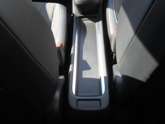 フィット ホーム　レンタカーアップ　電子制御パーキングブレーキ　バックカメラ　純正ナビ　ドライブレコーダー　ＥＴＣ　障害物センサー　クルーズコントロール　イモビライザー　ＣＤ　ＵＳＢ　Ｂｌｕｅｔｏｏｔｈ対応（40枚目）