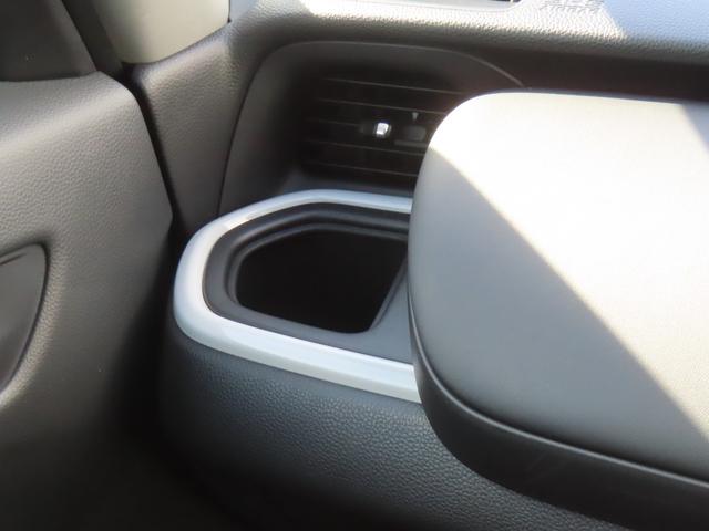 フィット ホーム　レンタカーアップ　電子制御パーキングブレーキ　バックカメラ　純正ナビ　ドライブレコーダー　ＥＴＣ　障害物センサー　クルーズコントロール　イモビライザー　ＣＤ　ＵＳＢ　Ｂｌｕｅｔｏｏｔｈ対応（42枚目）