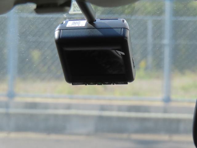 フィット ホーム　レンタカーアップ　電子制御パーキングブレーキ　バックカメラ　純正ナビ　ドライブレコーダー　ＥＴＣ　障害物センサー　クルーズコントロール　イモビライザー　ＣＤ　ＵＳＢ　Ｂｌｕｅｔｏｏｔｈ対応（43枚目）