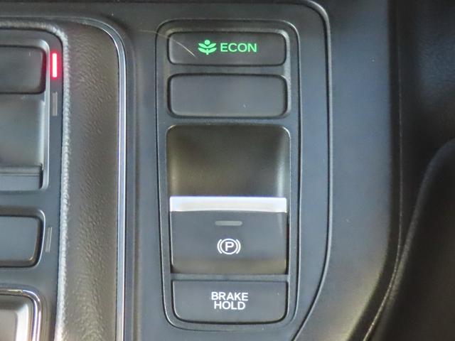 ステップワゴン ｅ：ＨＥＶスパーダ　認定中古車　リア席モニター　電子制御パーキングブレーキ　ブラインドスポットモニター　ホンダコネクト対応ナビ　両側パワースライドドア　シートヒーター　全周囲カメラ　ＥＴＣ　前後ドライブレコーダー（8枚目）