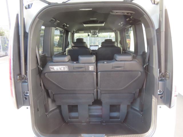 ステップワゴン ｅ：ＨＥＶスパーダ　認定中古車　リア席モニター　電子制御パーキングブレーキ　ブラインドスポットモニター　ホンダコネクト対応ナビ　両側パワースライドドア　シートヒーター　全周囲カメラ　ＥＴＣ　前後ドライブレコーダー（29枚目）