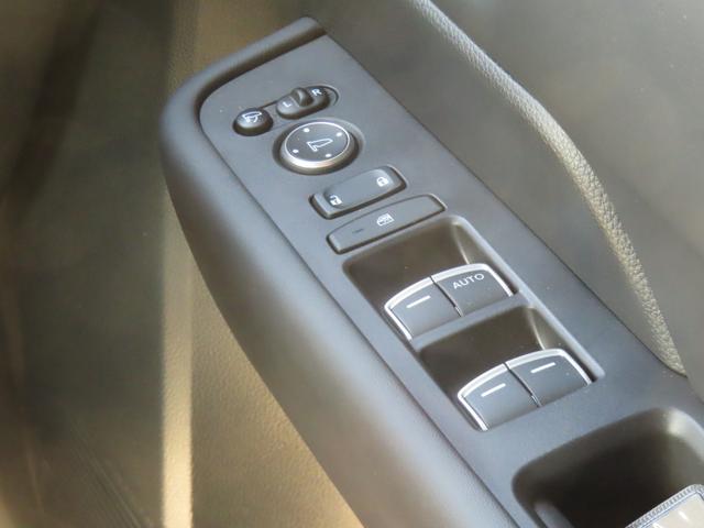 ステップワゴン ｅ：ＨＥＶスパーダ　認定中古車　リア席モニター　電子制御パーキングブレーキ　ブラインドスポットモニター　ホンダコネクト対応ナビ　両側パワースライドドア　シートヒーター　全周囲カメラ　ＥＴＣ　前後ドライブレコーダー（48枚目）