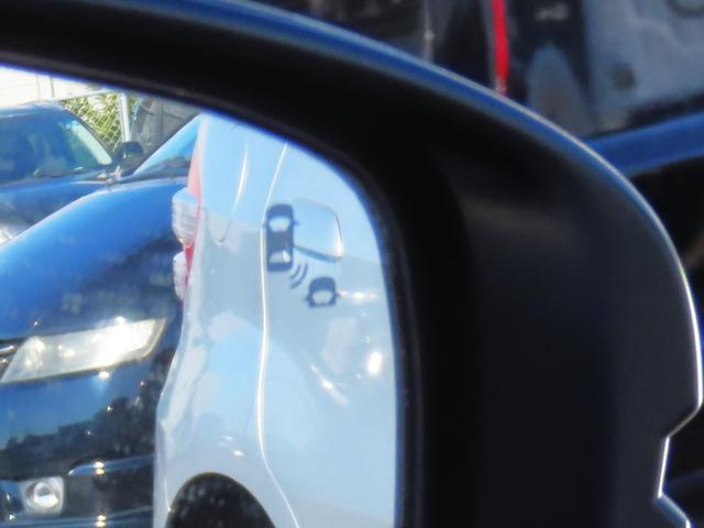 フィット ｅ：ＨＥＶホーム　認定中古車　電子制御パーキングブレーキ　ホンダコネクト対応ナビ　ブラインドスポットモニター　全周囲カメラ　ＥＴＣ　クルーズコントロール　ホンダセンシング　フルセグ　ＵＳＢ接続　Ｂｌｕｅｔｏｏｔｈ対応（8枚目）