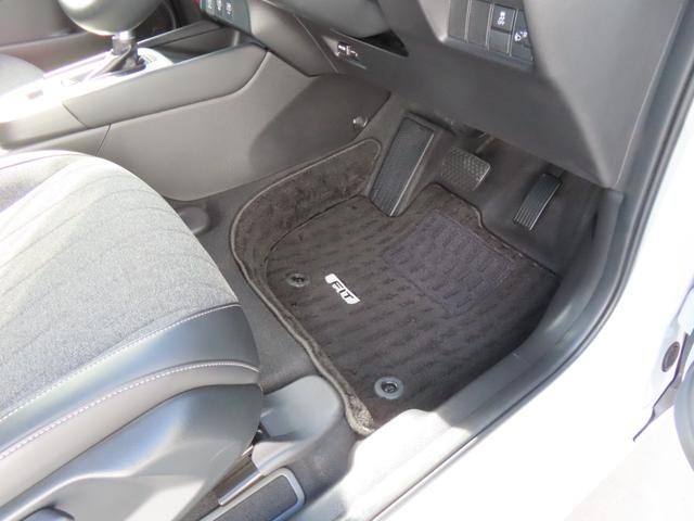 フィット ｅ：ＨＥＶホーム　認定中古車　電子制御パーキングブレーキ　ホンダコネクト対応ナビ　ブラインドスポットモニター　全周囲カメラ　ＥＴＣ　クルーズコントロール　ホンダセンシング　フルセグ　ＵＳＢ接続　Ｂｌｕｅｔｏｏｔｈ対応（17枚目）