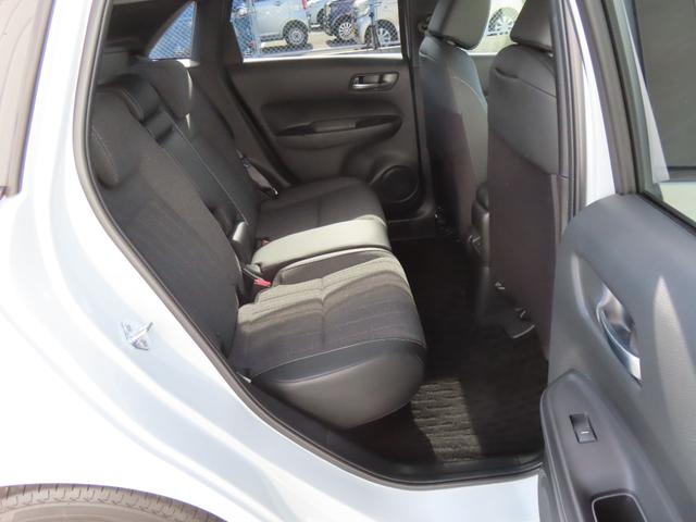 フィット ｅ：ＨＥＶホーム　認定中古車　電子制御パーキングブレーキ　ホンダコネクト対応ナビ　ブラインドスポットモニター　全周囲カメラ　ＥＴＣ　クルーズコントロール　ホンダセンシング　フルセグ　ＵＳＢ接続　Ｂｌｕｅｔｏｏｔｈ対応（18枚目）