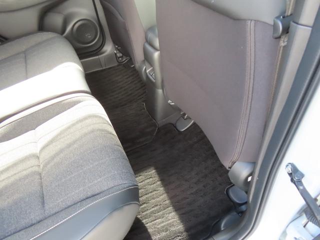 フィット ｅ：ＨＥＶホーム　認定中古車　電子制御パーキングブレーキ　ホンダコネクト対応ナビ　ブラインドスポットモニター　全周囲カメラ　ＥＴＣ　クルーズコントロール　ホンダセンシング　フルセグ　ＵＳＢ接続　Ｂｌｕｅｔｏｏｔｈ対応（20枚目）