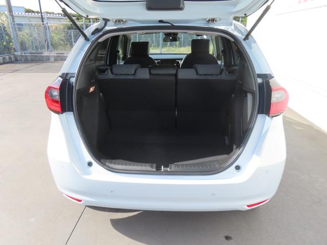 フィット ｅ：ＨＥＶホーム　認定中古車　電子制御パーキングブレーキ　ホンダコネクト対応ナビ　ブラインドスポットモニター　全周囲カメラ　ＥＴＣ　クルーズコントロール　ホンダセンシング　フルセグ　ＵＳＢ接続　Ｂｌｕｅｔｏｏｔｈ対応（21枚目）