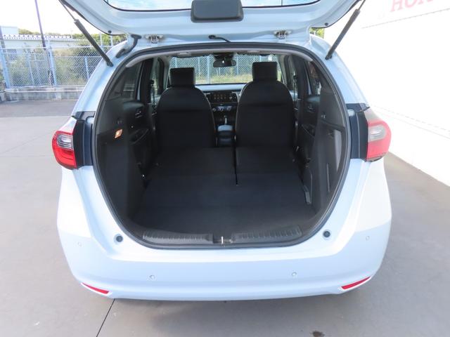 フィット ｅ：ＨＥＶホーム　認定中古車　電子制御パーキングブレーキ　ホンダコネクト対応ナビ　ブラインドスポットモニター　全周囲カメラ　ＥＴＣ　クルーズコントロール　ホンダセンシング　フルセグ　ＵＳＢ接続　Ｂｌｕｅｔｏｏｔｈ対応（22枚目）